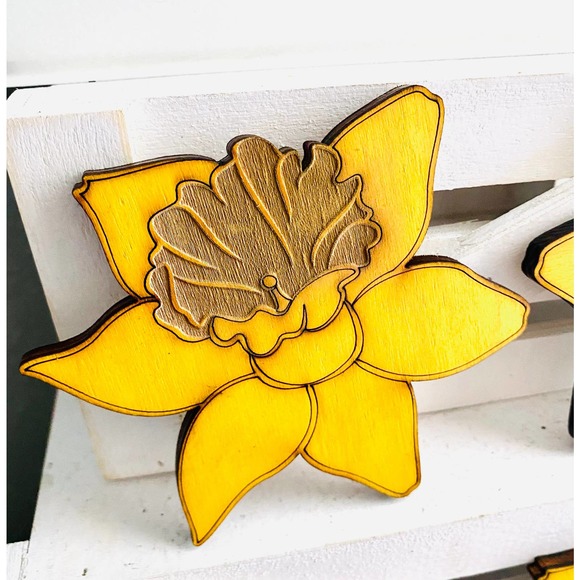 Set of 4 Farmhouse Inspired Yellow Wood Daffodil Themed Coasters - Picture 3 of 5